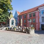 아파트 Toompea Castle 2-storey Unique 탈린